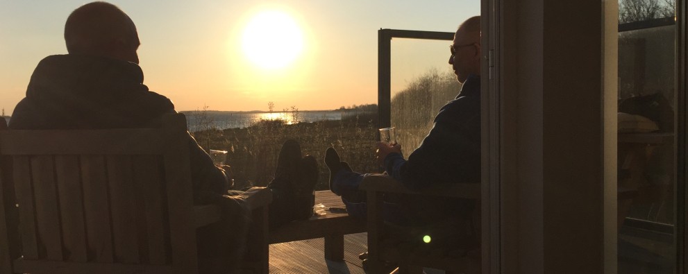 Op het terras met ondergaande zon.jpg