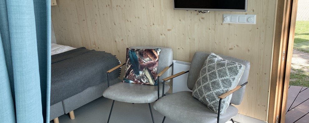 Kreeksuite stoelen.jpg